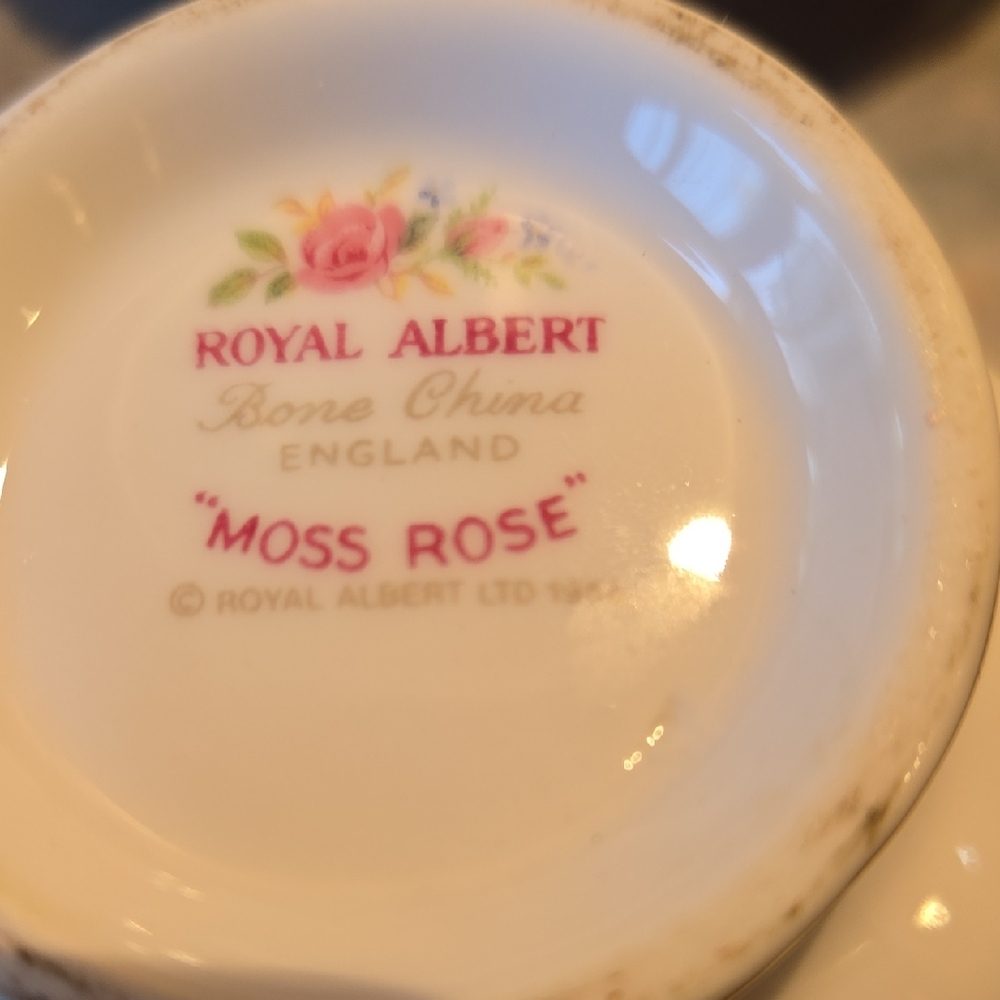 Royal Albert Floral Bone China Teacup and Saucer - Picture 2 of 4